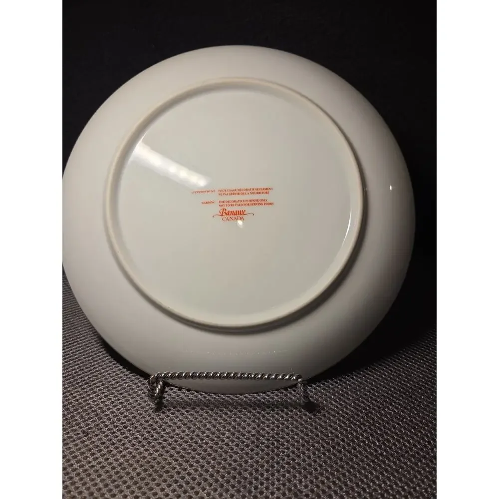 Canada Collectors Plate Souvenir Plate Crest
